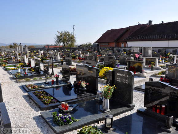 Church of St. Nicholas <br> Churchyard in Miklavz na Dravskem polju 
