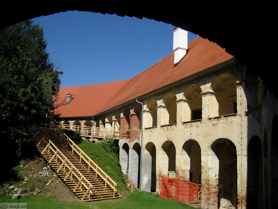 Grad Grad na Goričkem | KRAJI - Slovenija