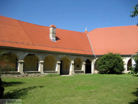 Zahodni del gradu z dvignjenim dvoriščem