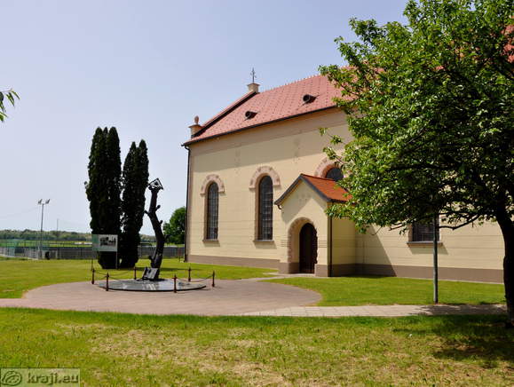 Spomenik Spametnost pri evangeličanski cerkvi