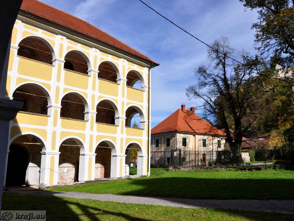 Severna stran samostana