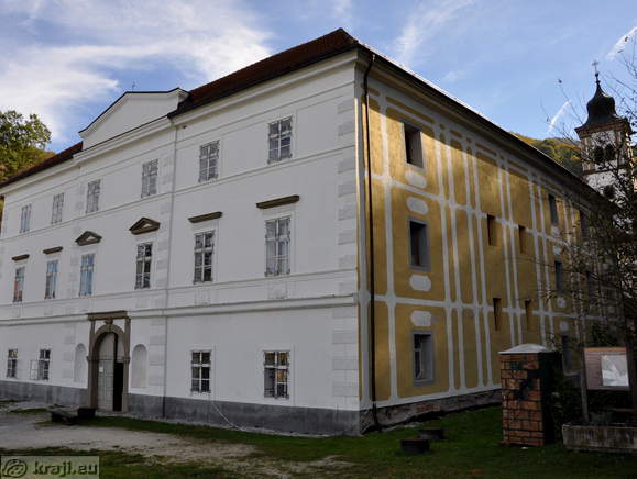 Vhod v samostan na severni strani