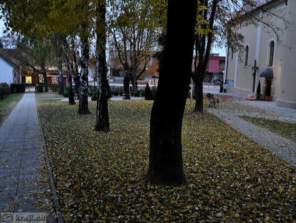 Lendava - Cerkveni trg (Kirche Platz)