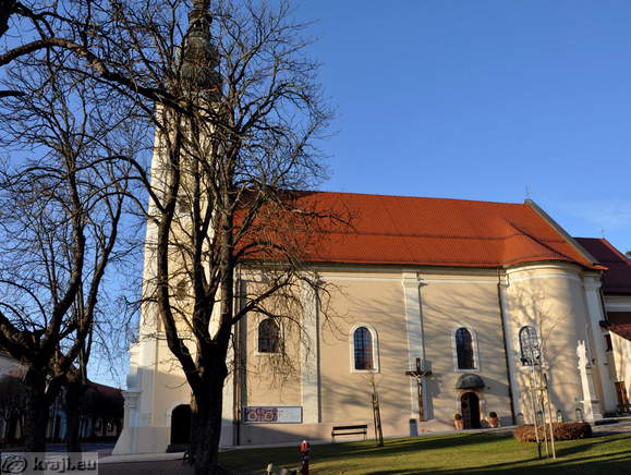 Cerkev sv. Katarine s strani