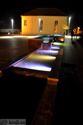 Small pools with Synagogue in the background