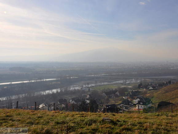 Gorca-Cerkev Device Marije  <br> Razgled z Gorce proti Pohorju