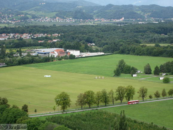 Kamniški drevored in kipi Angeli