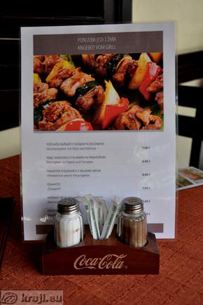 Ponudba jedi z žara