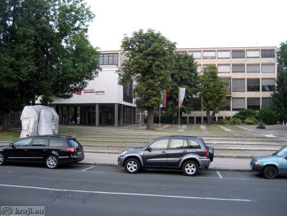 Faculty of Economics and Business in Razlagova ulica (Razlagova Street)