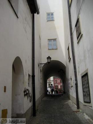 North part of Mesarski prehod that leads us to Glavni trg