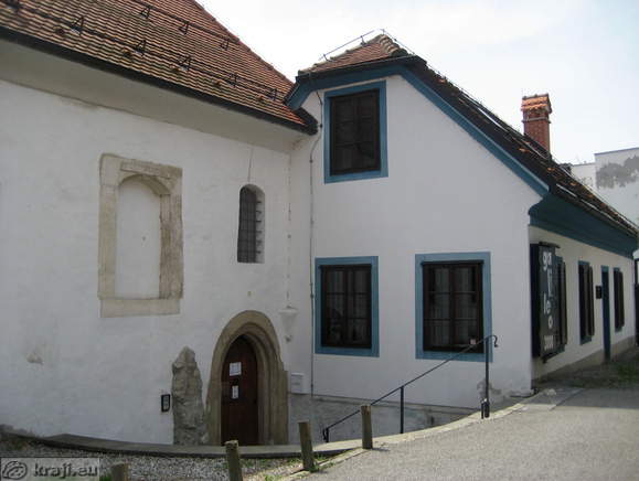Entrance in Synagogue and building of Galileo 3000 nearby