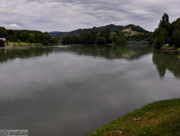 Reka Drava z Mariborskim otokom