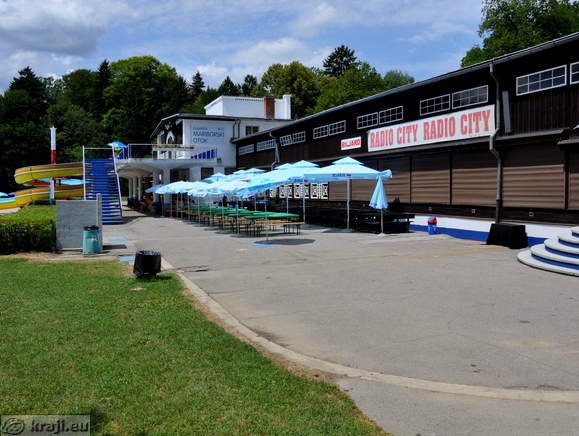 Stavba na Mariborskem otoku