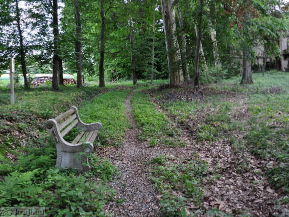 Path through the Matzenau Manor