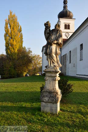 Cerkev sv. Trojice <br> Kip Janeza Nepomuka