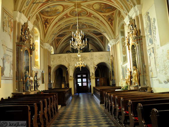 Cerkev sv. Trojice <br> Pogled proti koru