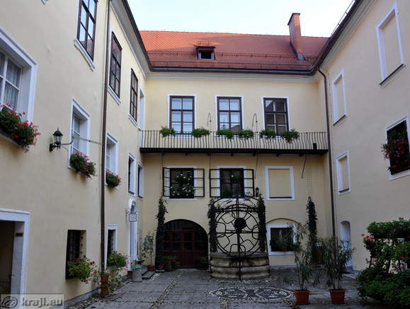 Grad Velika Nedelja <br> Grad Velika Nedelja - Notranje dvorišče