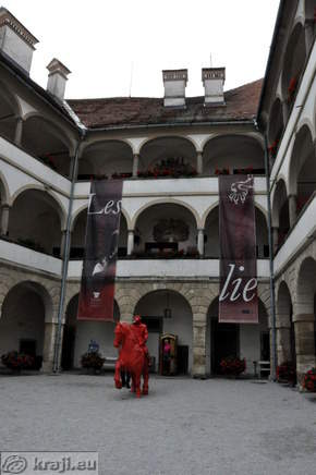 Osrednja grajska stavba