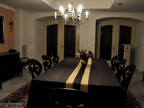 Ločena soba ob zajtrkovalnici