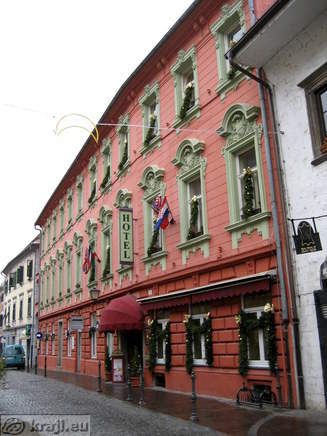 Hotel Mitra v Prešernovi ulici na Ptuju