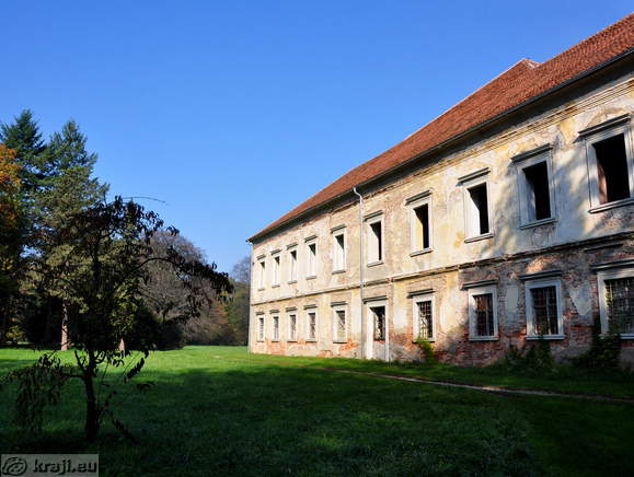 Grad Turnišče in park Grad Turnišče in park