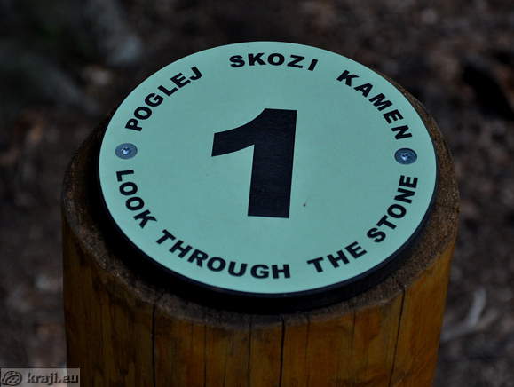 1 - Poglej skozi kamen